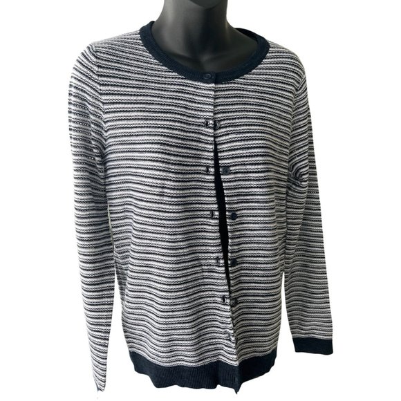 🌸4/$20🌸 Striped Lightweight Button Cardigan - Picture 4 of 10